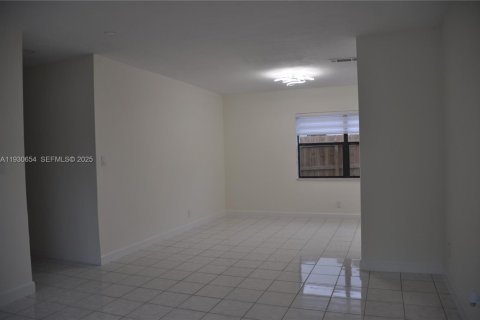 Villa ou maison à vendre à Oakland Park, Floride: 3 chambres, 84.17 m2 № 1990425 - photo 8