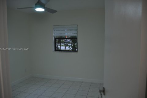 Villa ou maison à vendre à Oakland Park, Floride: 3 chambres, 84.17 m2 № 1990425 - photo 14