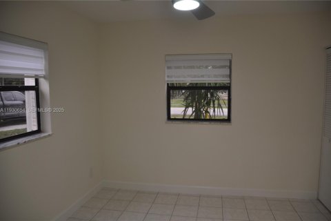 Villa ou maison à vendre à Oakland Park, Floride: 3 chambres, 84.17 m2 № 1990425 - photo 17