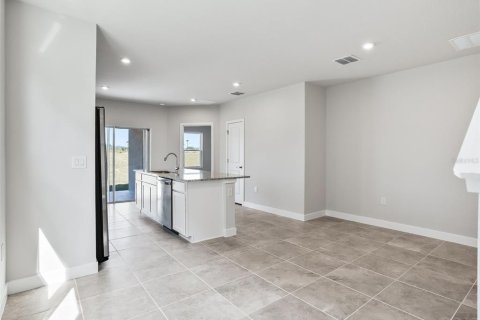 Touwnhouse à vendre à Lady Lake, Floride: 3 chambres, 151.62 m2 № 2092648 - photo 14