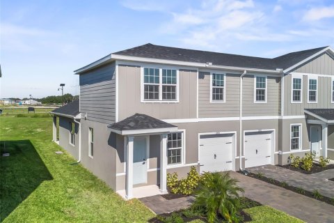 Touwnhouse à vendre à Lady Lake, Floride: 3 chambres, 151.62 m2 № 2092648 - photo 2