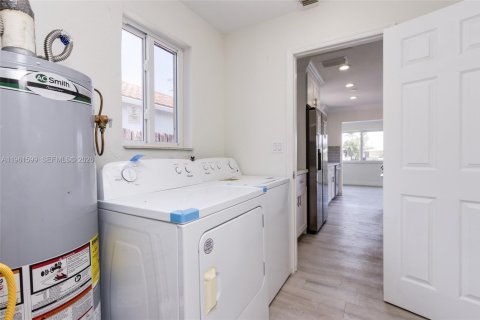 Villa ou maison à louer à Dania Beach, Floride: 3 chambres, 139.82 m2 № 2026790 - photo 9