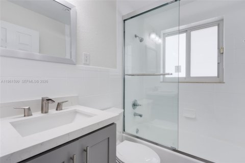 Villa ou maison à louer à Dania Beach, Floride: 3 chambres, 139.82 m2 № 2026790 - photo 15