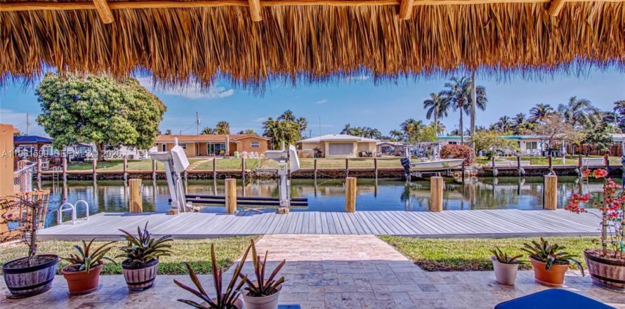 Villa ou maison à Dania Beach, Floride 3 chambres, 139.82 m2 № 2026790