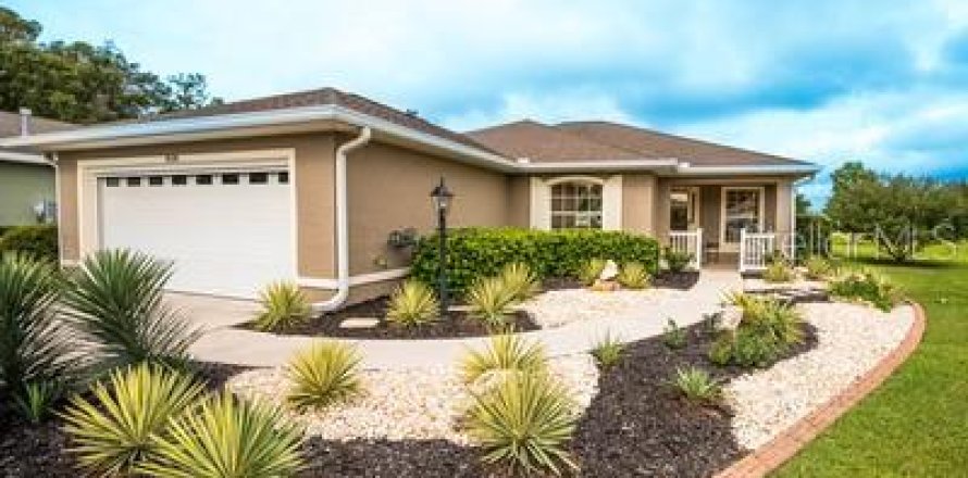 House in Ocala, Florida 2 bedrooms, 154.22 sq.m. № 2391394