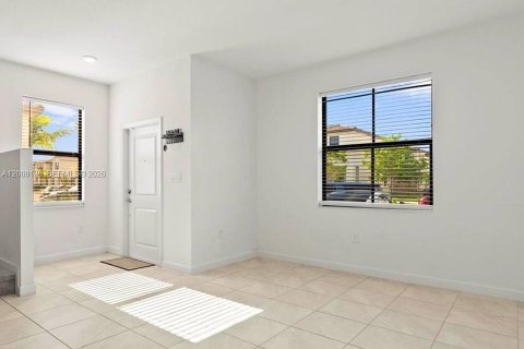 Touwnhouse à vendre à Homestead, Floride: 3 chambres, 143.53 m2 № 2170974 - photo 3