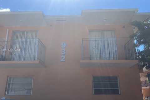 Дом в Майами, Флорида 2 спальни, 68.75м2 № 2004703