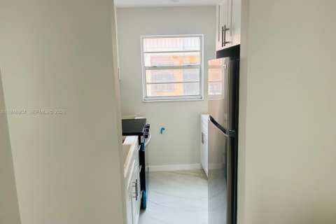 Снять в аренду виллу или дом в Майами, Флорида 2 спальни, 68.75м2, № 2004703 - фото 4