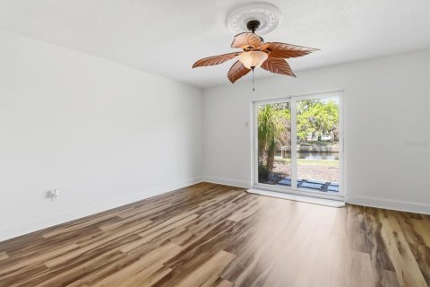 Condo in Crystal River, Florida, 2 bedrooms  № 2104592 - photo 27