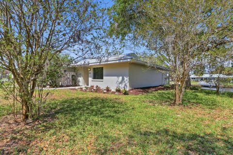 Condo in Crystal River, Florida, 2 bedrooms  № 2104592 - photo 9