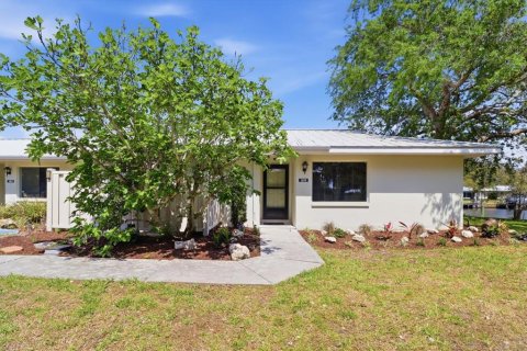 Condo in Crystal River, Florida, 2 bedrooms  № 2104592