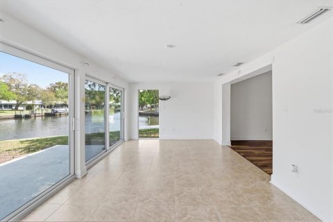 Condo in Crystal River, Florida, 2 bedrooms  № 2104592 - photo 26