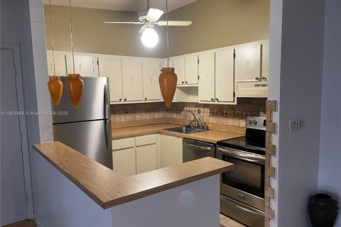 Condominio en venta en Miami, Florida, 2 dormitorios, 80.82 m2 № 1975839 - foto 5