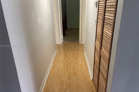 Condominio en venta en Miami, Florida, 2 dormitorios, 80.82 m2 № 1975839 - foto 7