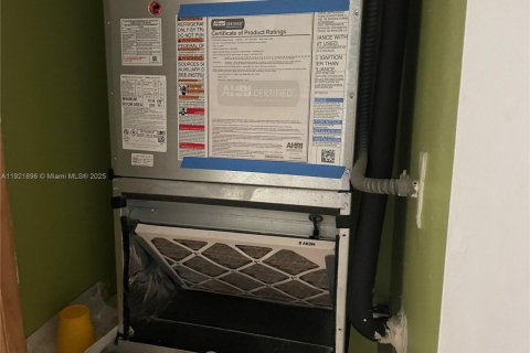 Condominio en venta en Miami, Florida, 2 dormitorios, 80.82 m2 № 1975839 - foto 8