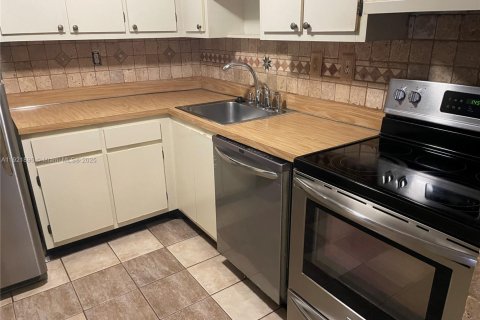 Condominio en venta en Miami, Florida, 2 dormitorios, 80.82 m2 № 1975839 - foto 4