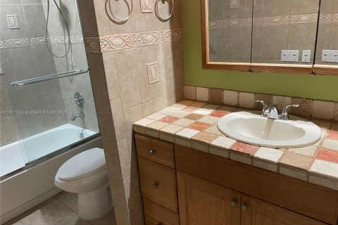 Condominio en venta en Miami, Florida, 2 dormitorios, 80.82 m2 № 1975839 - foto 12