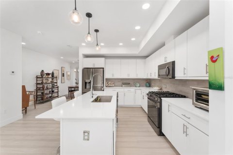 Touwnhouse à vendre à Gainesville, Floride: 3 chambres, 152.36 m2 № 1902230 - photo 4