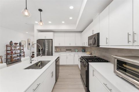 Touwnhouse à vendre à Gainesville, Floride: 3 chambres, 152.36 m2 № 1902230 - photo 7