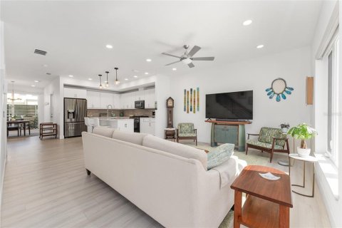 Touwnhouse à vendre à Gainesville, Floride: 3 chambres, 152.36 m2 № 1902230 - photo 12