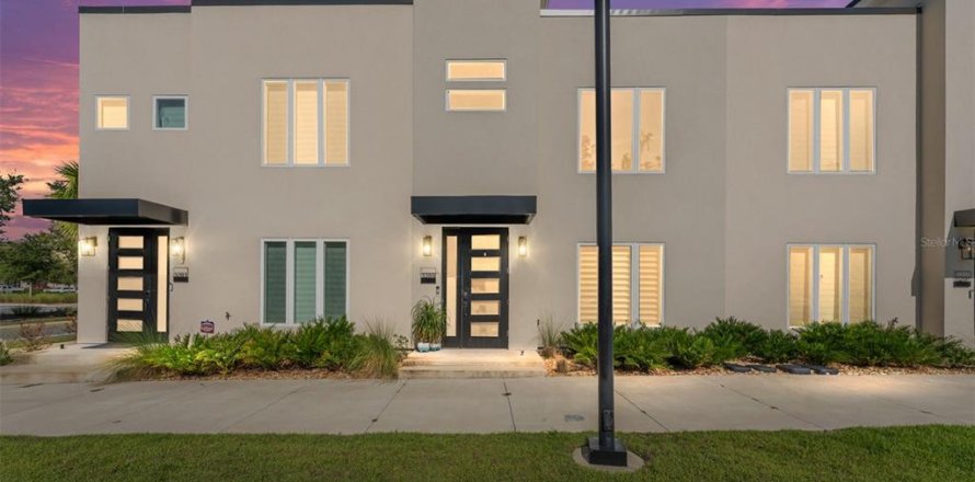 Adosado en Gainesville, Florida 3 dormitorios, 152.36 m2 № 1902230
