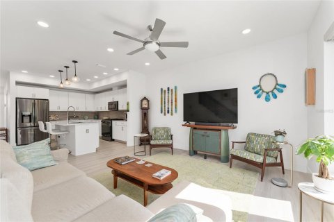 Touwnhouse à vendre à Gainesville, Floride: 3 chambres, 152.36 m2 № 1902230 - photo 3