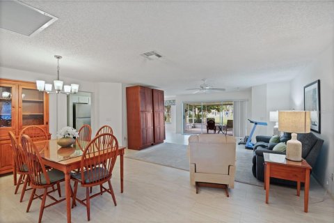 Villa ou maison à vendre à Ocala, Floride: 2 chambres, 154.59 m2 № 1602596 - photo 10