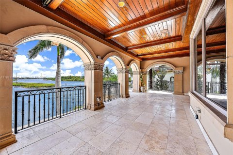 Casa en venta en Jupiter, Florida, 9 dormitorios, 2259.38 m2 № 2012456 - foto 30