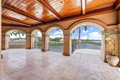 Casa en venta en Jupiter, Florida, 9 dormitorios, 2259.38 m2 № 2012456 - foto 29