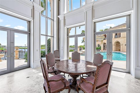 Casa en venta en Jupiter, Florida, 9 dormitorios, 2259.38 m2 № 2012456 - foto 13