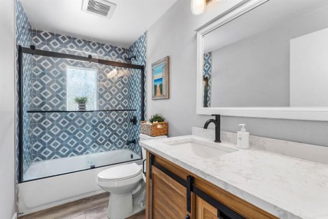 House in Jupiter, Florida 5 bedrooms, 230.68 sq.m. № 2185330 - photo 29