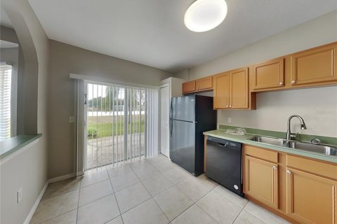 Villa ou maison à louer à Seffner, Floride: 4 chambres, 162.95 m2 № 2418628 - photo 4