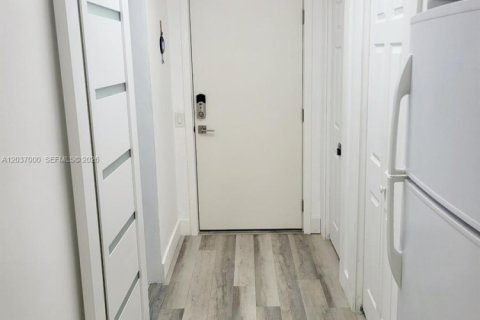 Copropriété à vendre à North Bay Village, Floride: 41.25 m2 № 2153641 - photo 6