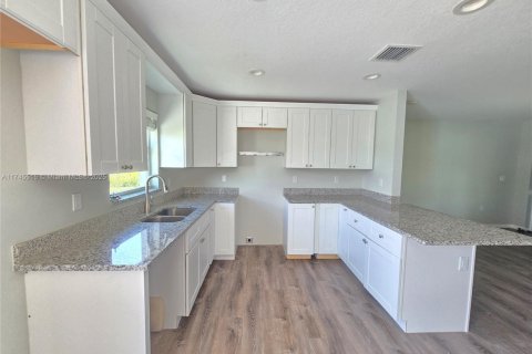 Casa en venta en Okeechobee, Florida, 3 dormitorios, 123.84 m2 № 1716138 - foto 11