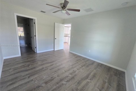 Casa en venta en Okeechobee, Florida, 3 dormitorios, 123.84 m2 № 1716138 - foto 7