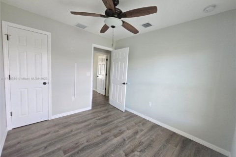 Casa en venta en Okeechobee, Florida, 3 dormitorios, 123.84 m2 № 1716138 - foto 9