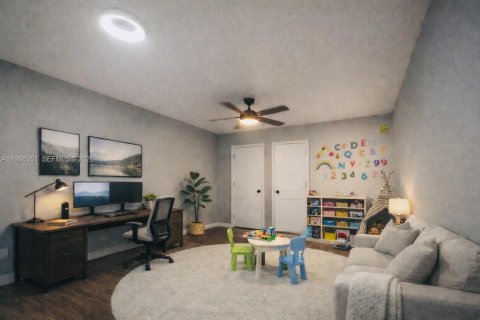 House in Hialeah, Florida 3 bedrooms, 179.86 sq.m. № 2063611 - photo 12