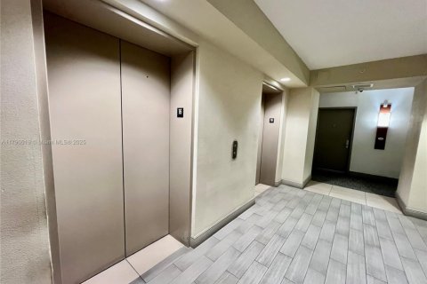 Copropriété à vendre à Miami, Floride: 47.19 m2 № 1652758 - photo 4
