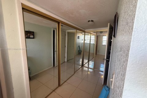 Casa en venta en Miami, Florida, 1 dormitorio, 85.84 m2 № 1709953 - foto 12