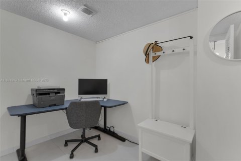 Condo in Lauderdale-by-the-Sea, Florida, 2 bedrooms  № 1794728 - photo 19
