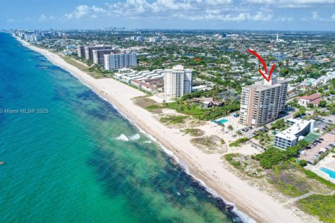 Condo in Lauderdale-by-the-Sea, Florida, 2 bedrooms  № 1794728 - photo 1
