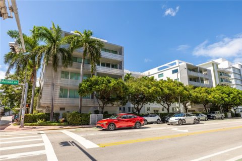 Copropriété à vendre à Miami Beach, Floride: 2 chambres, 94.2 m2 № 1944262 - photo 11