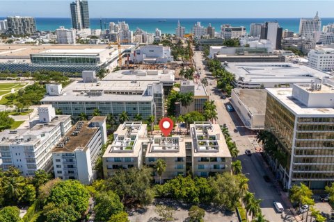 Copropriété à vendre à Miami Beach, Floride: 2 chambres, 94.2 m2 № 1944262 - photo 5