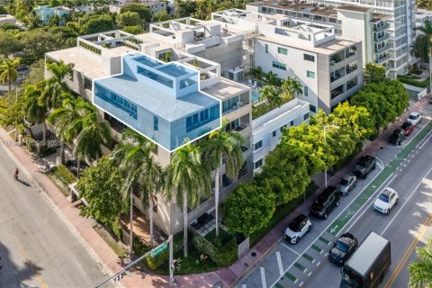 Copropriété à vendre à Miami Beach, Floride: 2 chambres, 94.2 m2 № 1944262 - photo 1