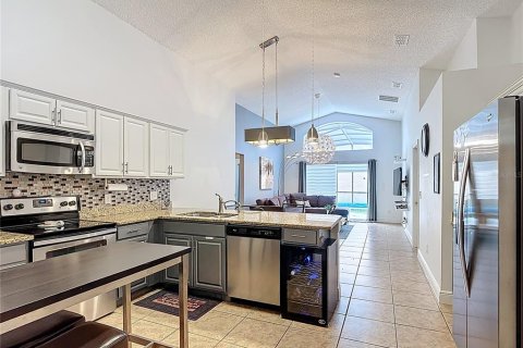 House in Kissimmee, Florida 4 bedrooms, 180.23 sq.m. № 1805854 - photo 13