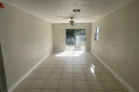 Appartement à louer à New Port Richey, Floride: 2 chambres, 83.61 m2 № 1615756 - photo 2