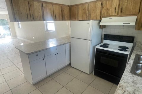 Appartement à louer à New Port Richey, Floride: 2 chambres, 83.61 m2 № 1615756 - photo 8