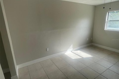 Apartamento en alquiler en New Port Richey, Florida, 2 dormitorios, 83.61 m2 № 1615756 - foto 10