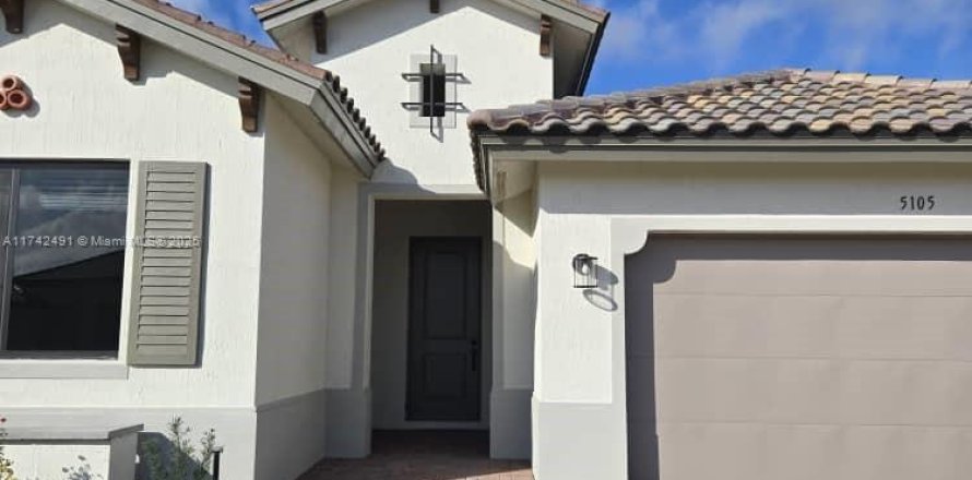 Villa ou maison à Ave Maria, Floride 3 chambres № 1692212