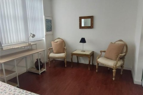 Apartamento en alquiler en Miami, Florida, 1 dormitorio, 53.88 m2 № 1949361 - foto 6
